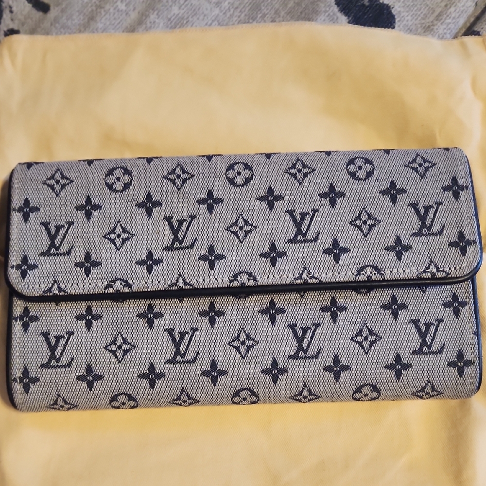 Louis Vuitton Porte Tresor International Monogram Canvas Trifold Long Lin wallet